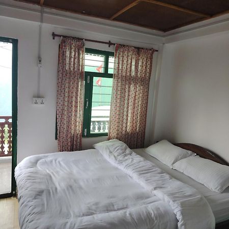 Panorama View Point Lodge And Restaurant, Annapurna-10, Ghandruk ,Agarju Astam Buitenkant foto